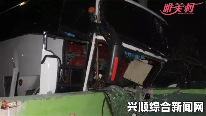 泰国一载28名乘客大巴失控冲出马路致1死17伤