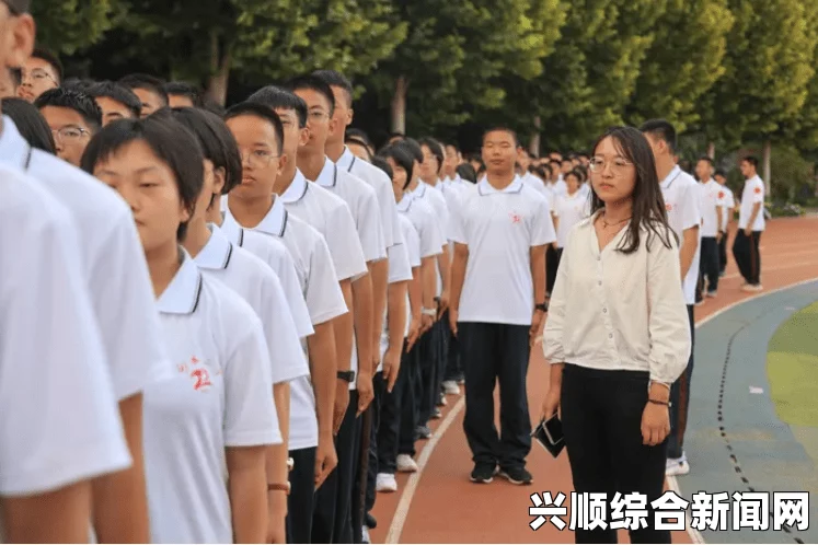 “教官你好大轻点，探索激情瞬间：在严肃训练中透出的温暖与关怀”