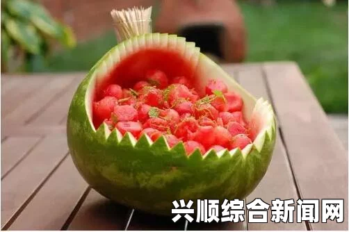 午夜刺激黄瓜西瓜葡萄榴莲漫画：性暗示还是无辜娱乐？网友探讨热议！添加动作片元素：＂午夜刺激黄瓜西瓜葡萄榴莲动作大片＂将如何突显情节深度？