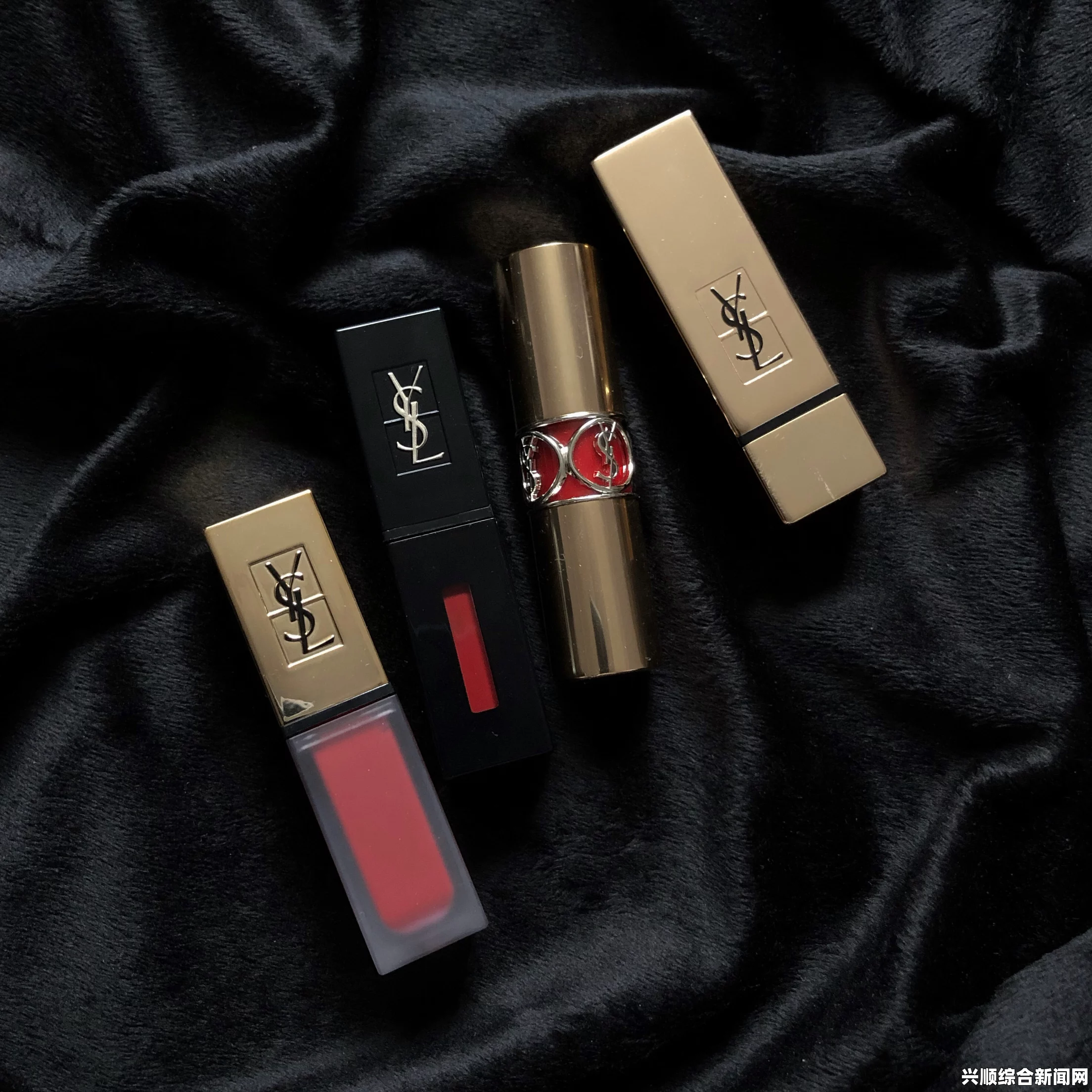 YSL人气蜜桃色传奇：书写时尚新篇章，尽显迷人魅力与个性风采