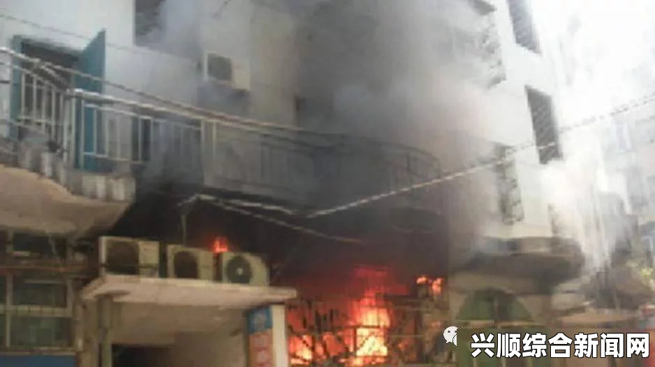 俄罗斯一居民楼煤气罐爆炸引发火灾 事故致1人死亡