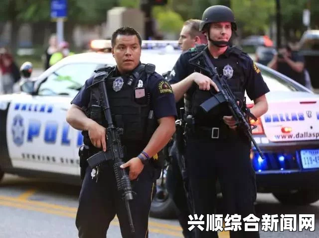 美国女子慢跑遭强行拘捕事件引发网友热议，要求警察局长道歉