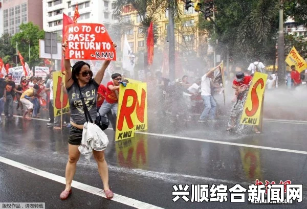 菲律宾民众抗议奥巴马来访，警方强行驱散引发关注（图文报道）