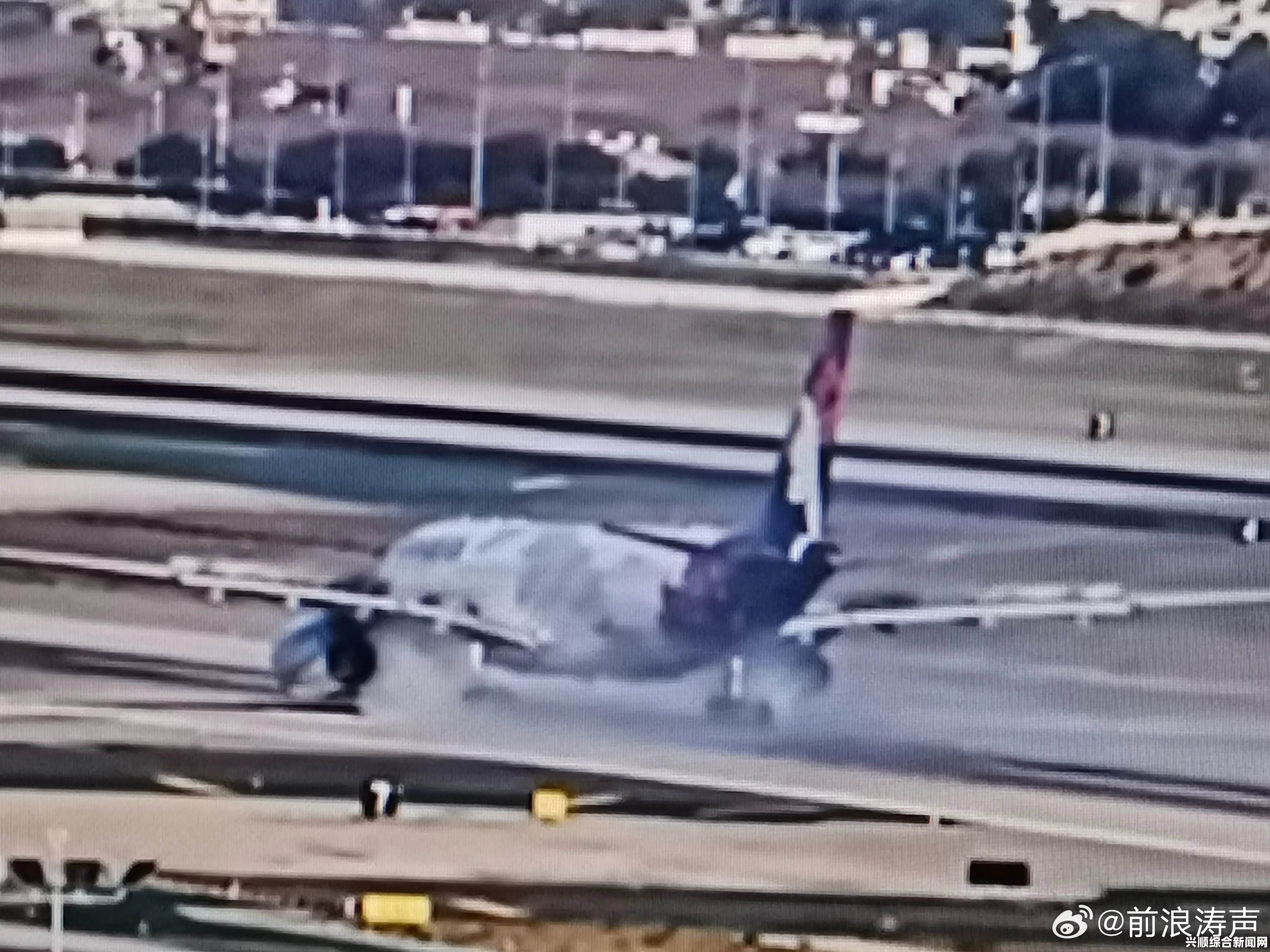 CNN报道，飞机突发状况急转掉头后俯冲至低空
