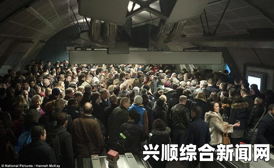 伦敦地铁工人罢工引发百万市民出行困扰，撤销人工售票站引发连锁反应危机