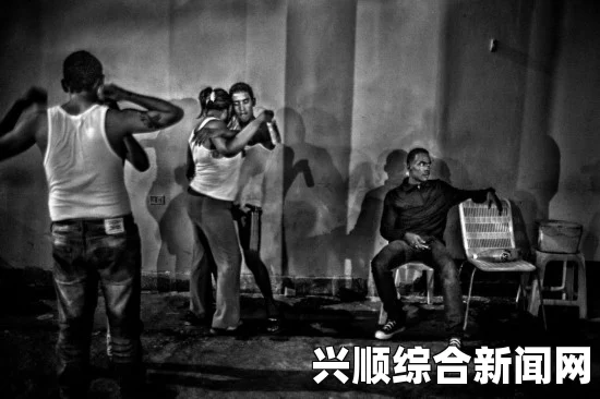 美国加州女子十年遭绑架，犯人病态宠爱引发关注