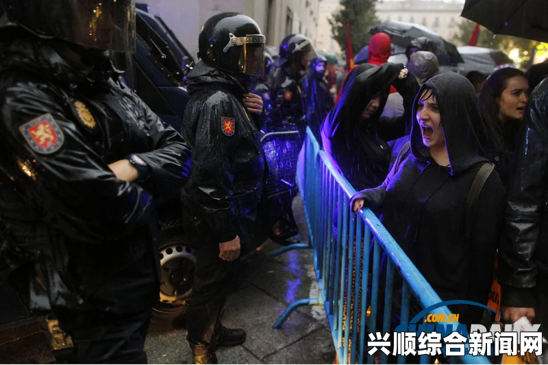 西班牙马德里等城市爆发游行示威，要求废除君主立宪制