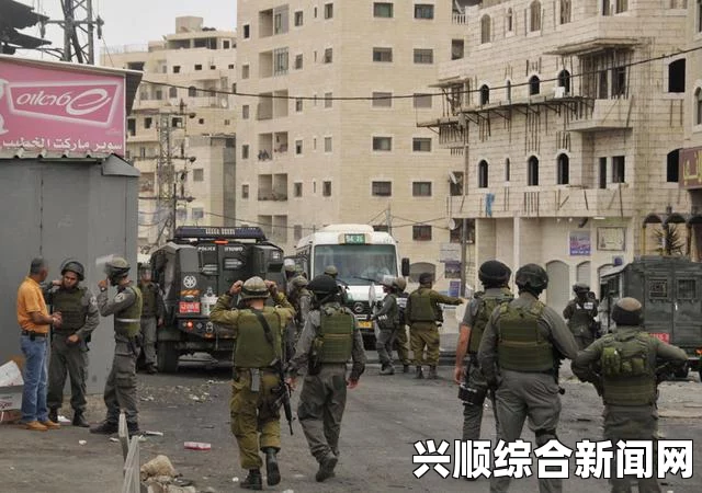 以色列袭击巴勒斯坦致数百人死亡引发全球关注，中外民众在北京举行抗议活动