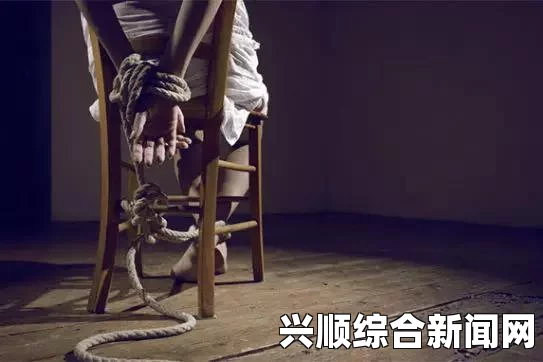 德国男子深夜玩情趣用品秋千，发出低俗声音遭驱逐
