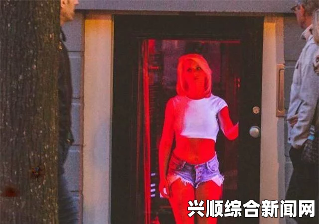 德国男子深夜玩情趣用品秋千，发出低俗声音遭驱逐