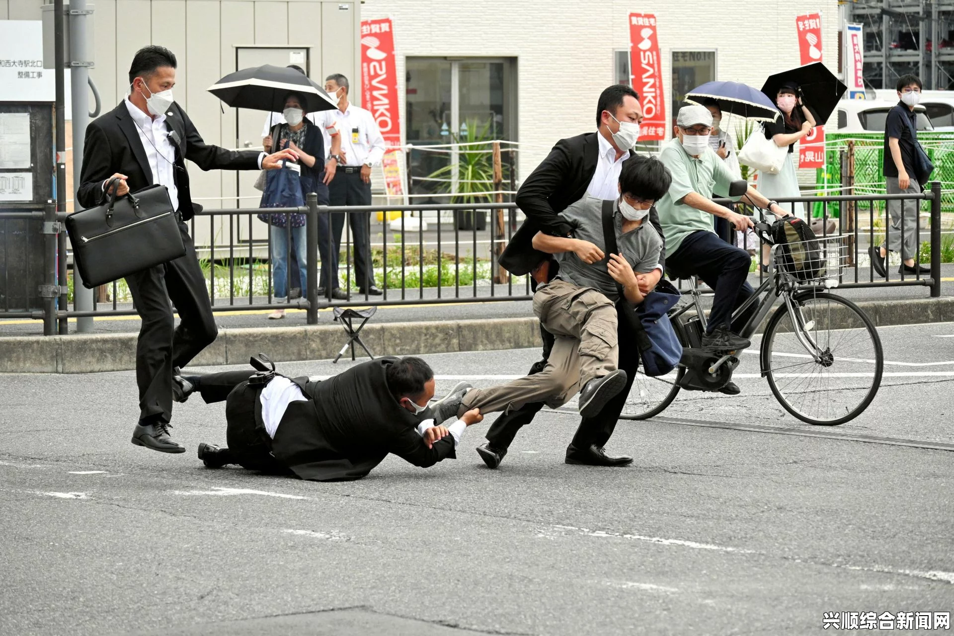 日本一120公斤重男子在拉面店为争位踩死他人