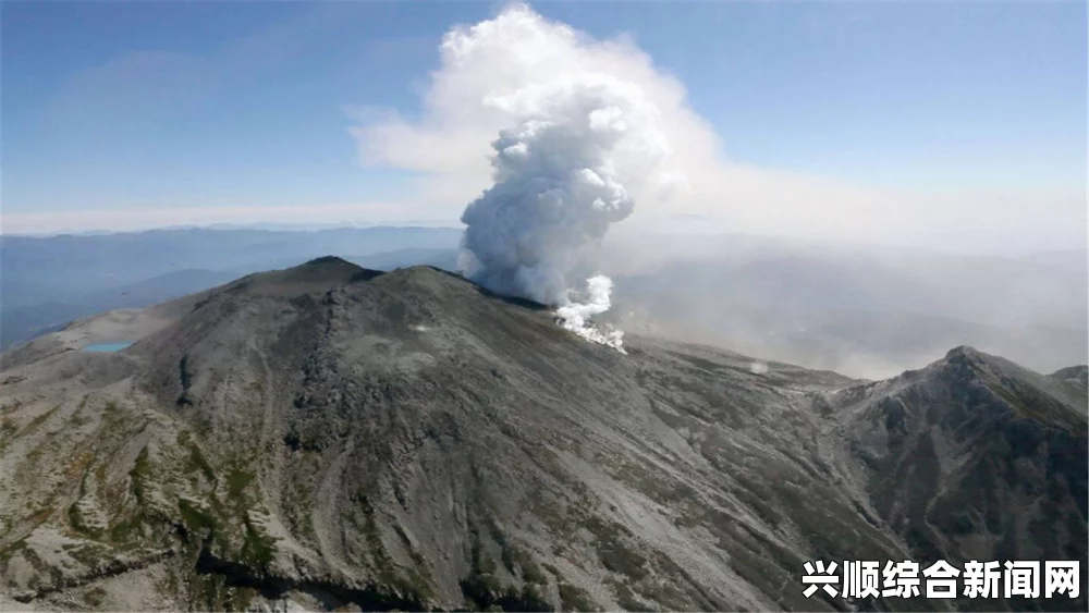 日本御岳火山喷发灾害加剧，搜救工作重启，遇难人数增至54人，灾害最新动态报道