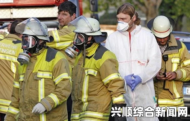 男子长期未洗澡，住处状况恶劣如地狱，消防员紧急救援并带防毒面具应对（附图）