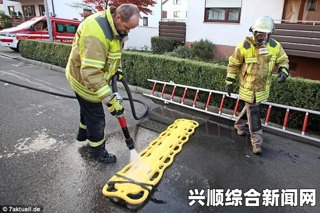 男子长期未洗澡，住处状况恶劣如地狱，消防员紧急救援并带防毒面具应对（附图）